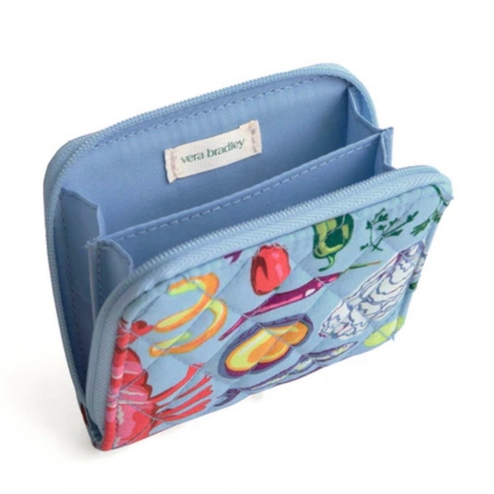 Vera Bradley Essential Small Zip-Around Wallet in Seafood Boil 🍤🦞🥔🍋🦪🌶️🫑🧈